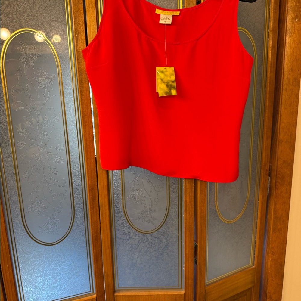 LADIES FLORES & FLORES RED SILK TOP, BRAND NEW
